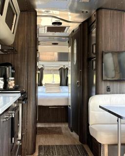 Outstanding Airstream Close to Stunning Hiking Trails in Bristol, Texas - - 3
