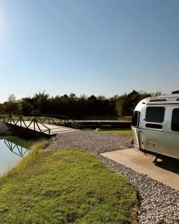 Outstanding Airstream Close to Stunning Hiking Trails in Bristol, Texas - - 1