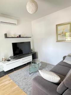 Lucky Place Apartment - Žumberačka with Free Private Parking - Zagreb - 1