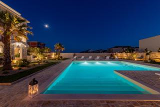 Deluxe Château Dabo Suites with pool - Novalja - 1
