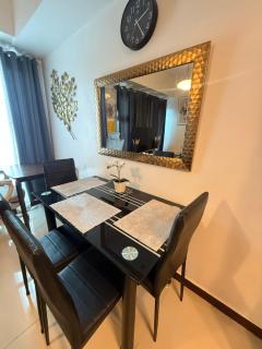 Cozy Place in 8 Adriatico Ermita Near US Embassy, SLMEC - Manila - 9