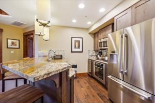 Ski-Inski-Out One Ski Hill Place 2 Bedroom Luxury Condo - 5