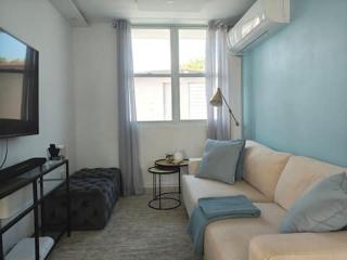 New! Rare, Convenient 3bd walk to Beach - San Juan - 3
