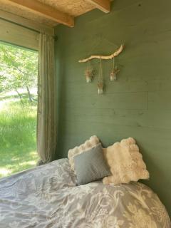 Ti'Nid, cabane chaleureuse plongée dans la nature - 1