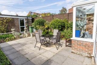 Chimneys - Old Town Poole Location, with Garden and Garage - 4