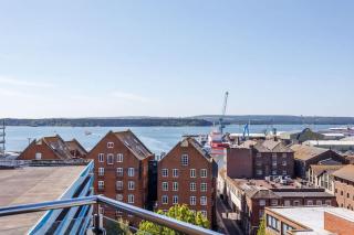 Purbecks - Superb views to Poole Harbour and Purbeck Hills - 9