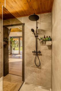 Tindioru Tower Resort - Nogo - 1