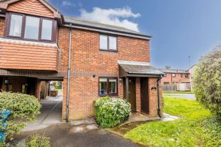 Anchorage - Quaint and Cosy Two-Bedroom House - 2