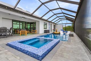 Fun And Adventurous Waterfront Retreat - Seven Island Retreat - Roelens Vacations - Cape Coral - 3