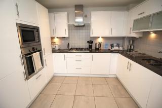 Horizon - Spacious Balcony with Poole Town Views - Poole - 3