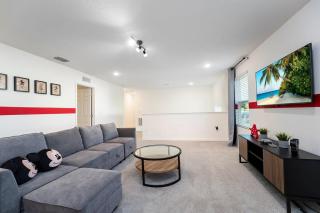 Modern 6BR Retreat Private Pool Near Disney - 4