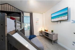 Modern 6BR Retreat Private Pool Near Disney - 1