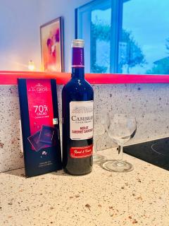 Golden Mornings, Sea, Garden, Breakfast & Free Parking - 8