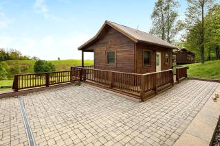 Charming Cabin Rental with Blue Ridge Mountain Views in Purlear, North Carolina - Purlear - 0