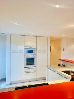 Golden Mornings, Sea, Garden, Breakfast & Free Parking - 7