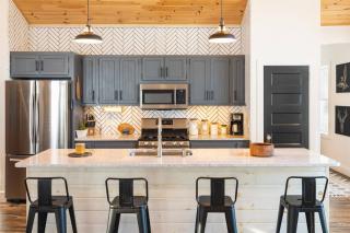 Dreamy Artist Chalet in Secluded Historic Village - Warren - 2