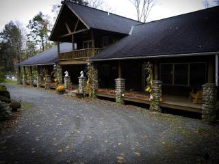 Spacious Villa Rental with a Pool for a Large Group near Catskill Mountains, New York - 0