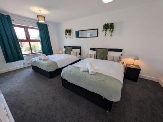 Spacious Large 4 Bed Contractor - Dallington - 6