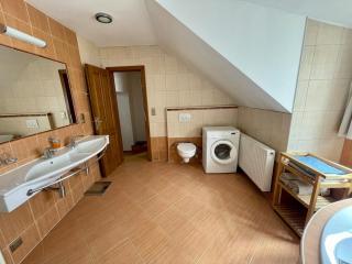 Huge Apartment with Private Parking in Center - Prag - 7
