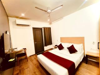 Hotel Dakshini Pitampura with Swimming Pool - Nuova Delhi - 8