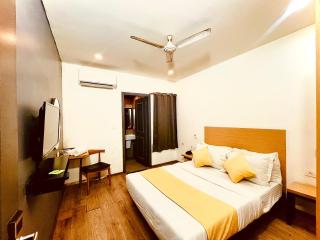 Hotel Dakshini Pitampura with Swimming Pool - 5