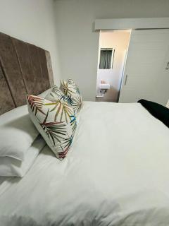 Cozy One-bedroom Apartment near GrandPalm Resort Block 5, Gaborone, Botswana - 6