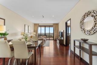 Homely 1 Bedroom on Palm Jumeirah with private beach - 2