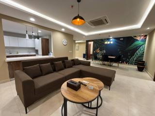 2 Bed w/Balcony @ GoldCrest Mall DHA - Lahore - 1