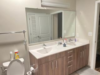 NEW! Bright & Cozy Condo Just Minutes from DC & Airport - Alexandria - 9