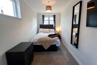 Double room in refurbished 5 bed home with WiFi and TV BW Room 5 - 8