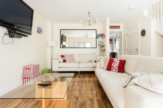 Shore Thing - Stylish Townhouse with Sea Glimpses and Large Garden - Poole - 0