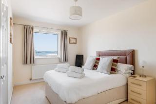 Ahoy - Balcony with Beautiful Harbour Views - Poole - 6