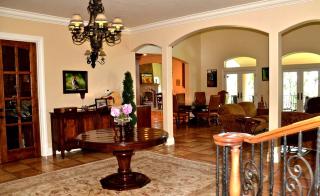 Lovely Charming Villa with Vineyards and Outdoor Pool in Oregon's Willamette Valley - 6