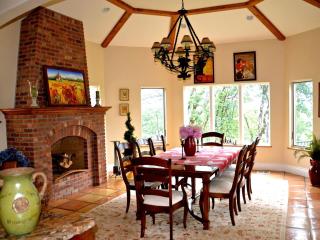 Lovely Charming Villa with Vineyards and Outdoor Pool in Oregon's Willamette Valley - 5