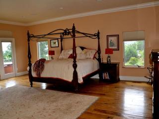 Lovely Charming Villa with Vineyards and Outdoor Pool in Oregon's Willamette Valley - 1