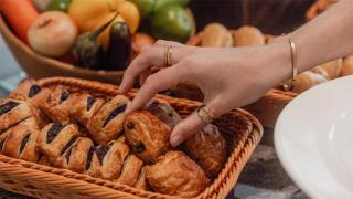 Radisson Hotel Chateau de Bangkok - 2