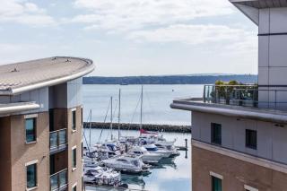 Crow's Nest - On Poole Quay, Parking and Wi-Fi included - 1