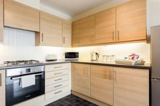 Coxswain's Cabin - Moments from Hamworthy Beach and Park - Poole - 6