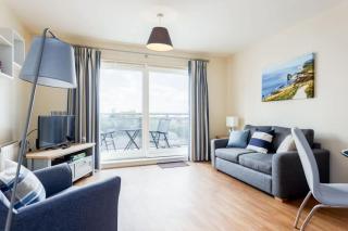 Coxswain's Cabin - Moments from Hamworthy Beach and Park - Poole - 2
