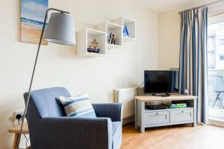 Coxswain's Cabin - Moments from Hamworthy Beach and Park - Poole - 1