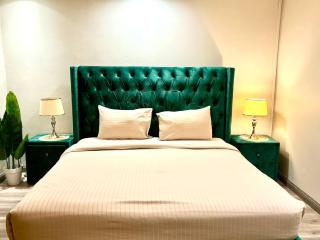 Penthouse | 14 Flr | 2.5 Bed | Blcny | Gold Crest - 2