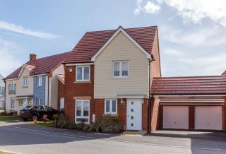 Heath Reach - Just a short distance to Tower Park - Poole - 0