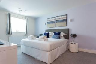 Jibe Ho - Beautiful Spacious Apartment with Harbour Views - Poole - 4
