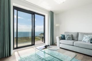 Beachcliff - On the Seafront with Two Balconies - Bournemouth - 7