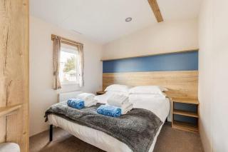 Club Tropicana - Rockley Park Caravan, Activities On-site - Poole - 5