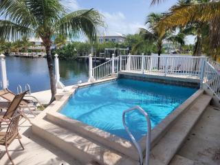 Private Pool Villa Lagoon Access - Marathon - 3