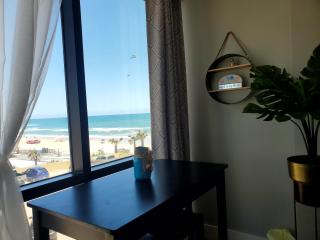 Oceanview Couples Retreat by Boardwalk & Top Cuisine - Daytona Beach - 7