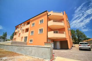 Apartment Regi - 8