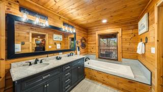 Cozy Black Bear Cabin porch swing & stunning views - Sevierville - 9
