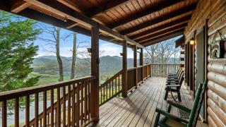 Cozy Black Bear Cabin porch swing & stunning views - Sevierville - 3